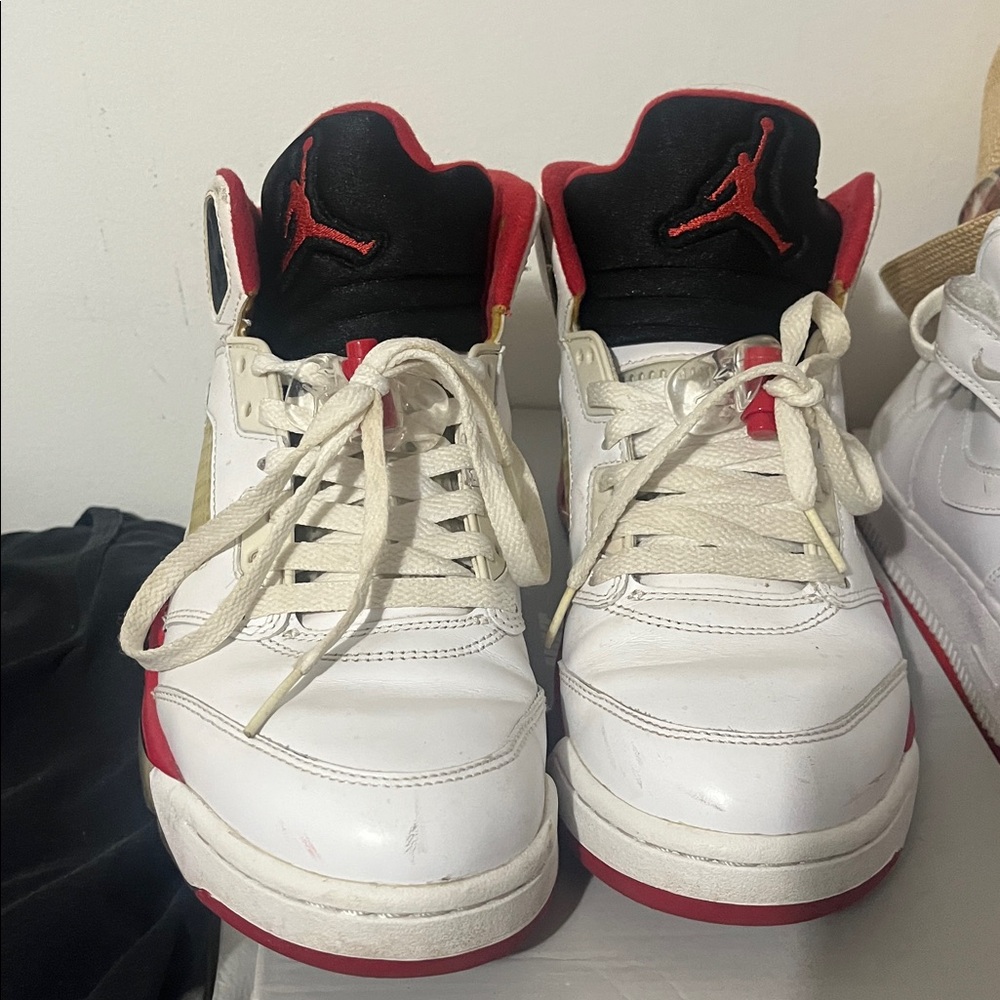 - Jordan 5s - Picture 3 of 4